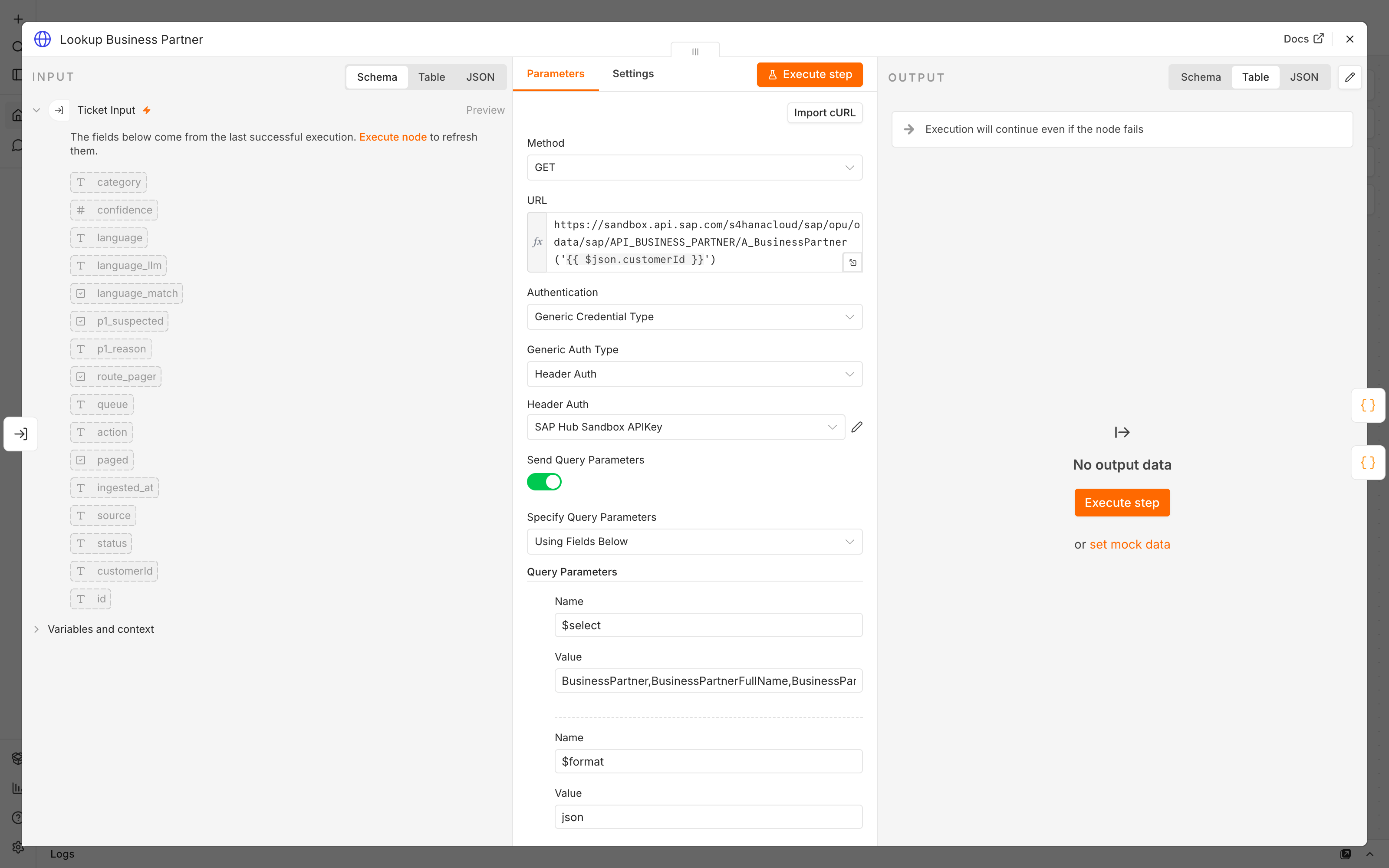 Der HTTP-Request-Node Lookup Business Partner im Detail: GET auf den OData-Service mit dem customerId-Ausdruck im Entitätsschlüssel, Header-Auth über das Credential SAP Hub Sandbox APIKey, $select und $format als Query-Parameter, rechts der Hinweis dass die Ausführung auch bei einem Fehler weiterläuft